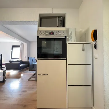 In Herzogenrath-strass Fuer Max 4 Gaeste *